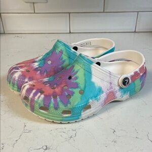 Crocs Classic Tie-Dye Graphic Clog 205453
fresco/multi Unisex Women’s 9 -Men’s 7